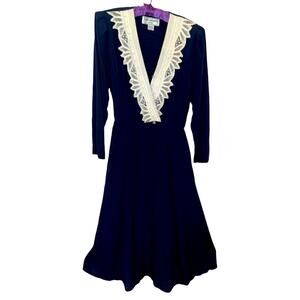 Karin Stevens Vintage Navy Long Sleeve Button Front w/ Lace n Pearl midi Dress 8